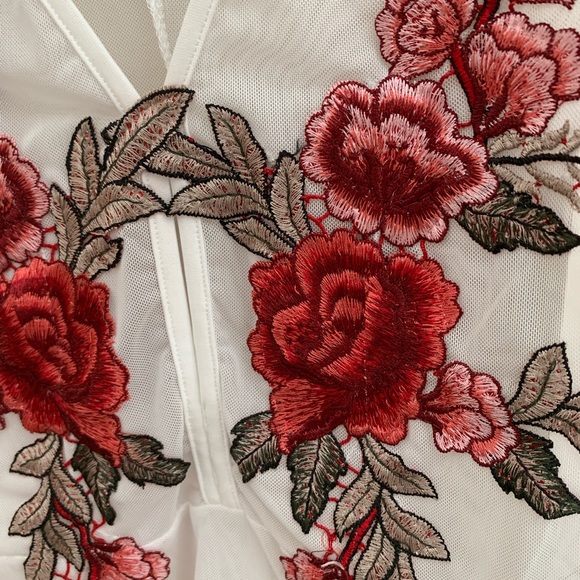 SHEER ROSE BODYSUIT - Picture 4 of 7